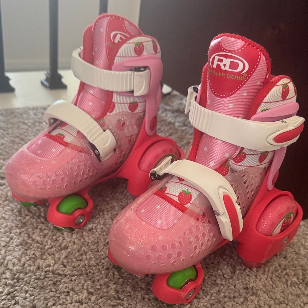 Roller Derby Pink Strawberry Roller Skates